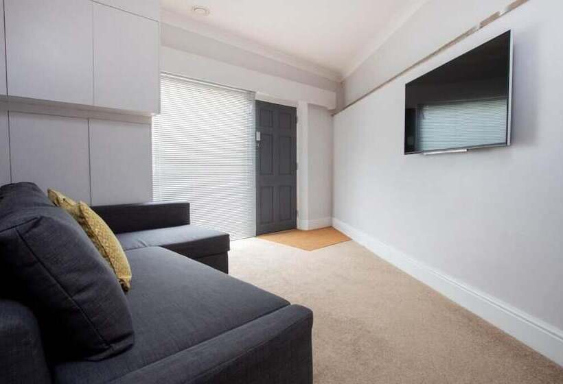 ペンション The Vanguard York   Private Residence