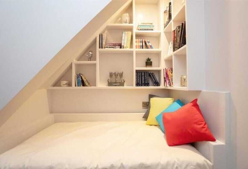 ペンション The Vanguard York   Private Residence