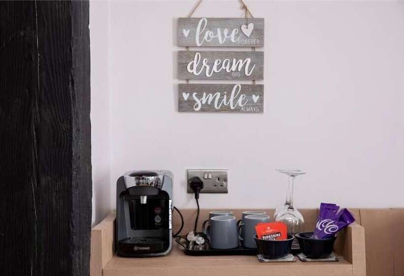 ペンション The Vanguard York   Private Residence