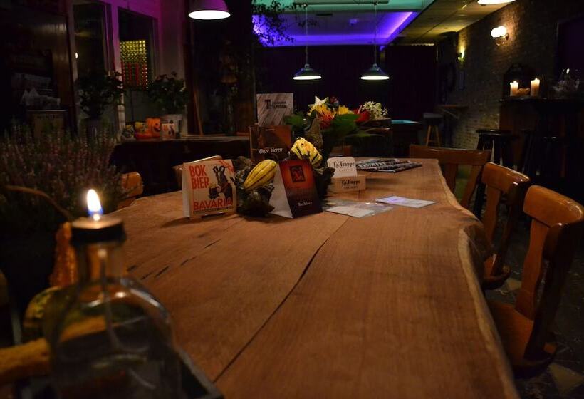 호스텔 Herberg Thijssen