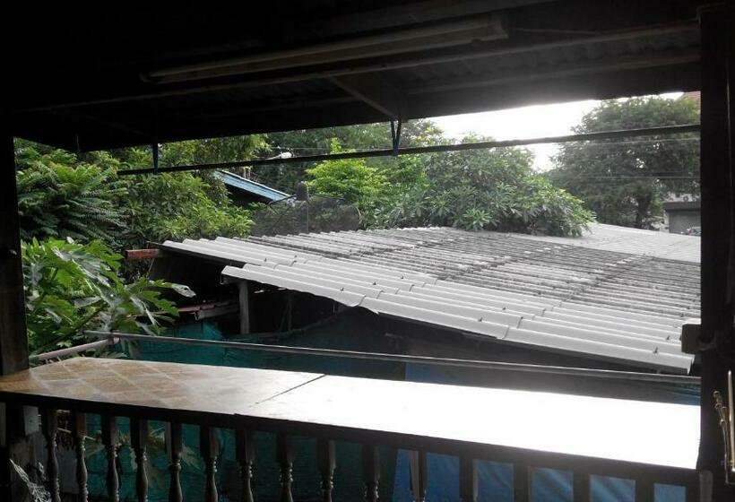 Bed and Breakfast Ray Nu Guest House