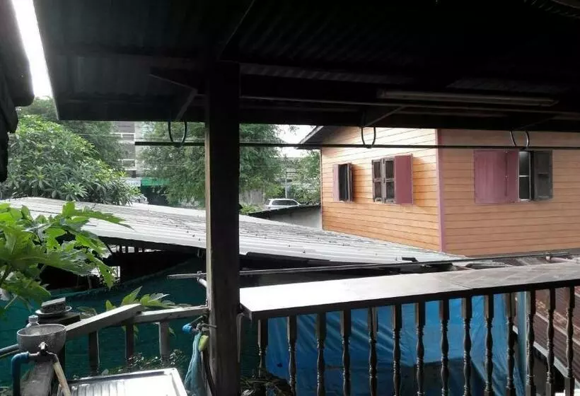 تختخواب و صبحانه Ray Nu Guest House