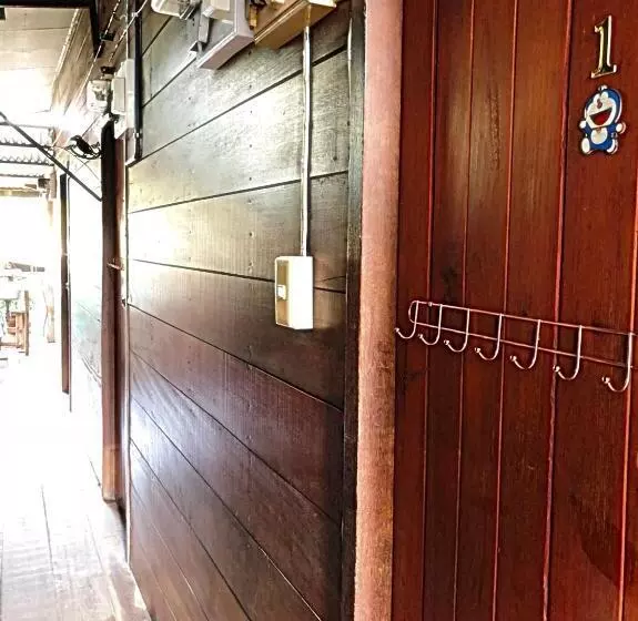 تختخواب و صبحانه Ray Nu Guest House