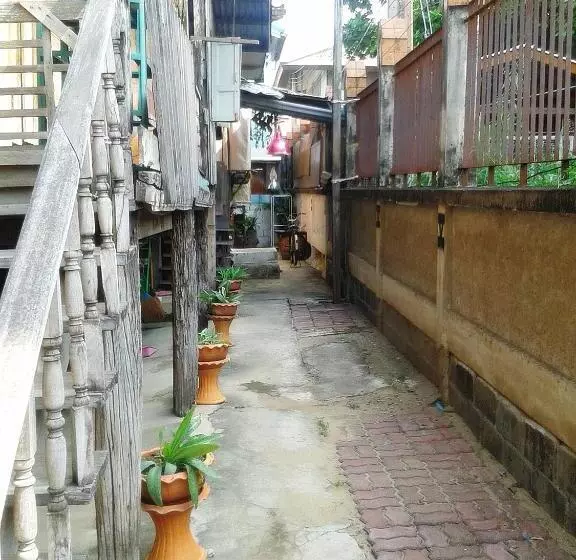 تختخواب و صبحانه Ray Nu Guest House