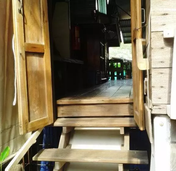 تختخواب و صبحانه Ray Nu Guest House