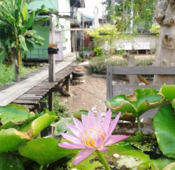 تختخواب و صبحانه Ray Nu Guest House