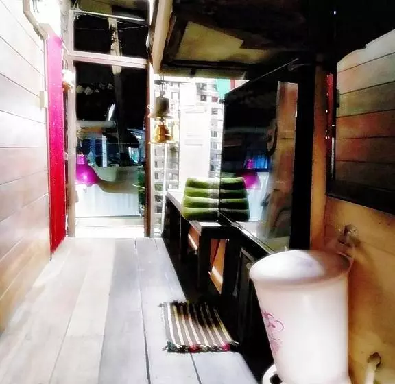 تختخواب و صبحانه Ray Nu Guest House