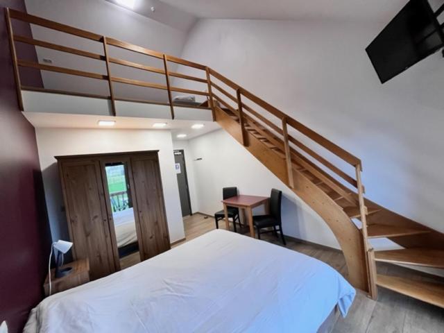 Отель Auberge Des Blancs Cailloux