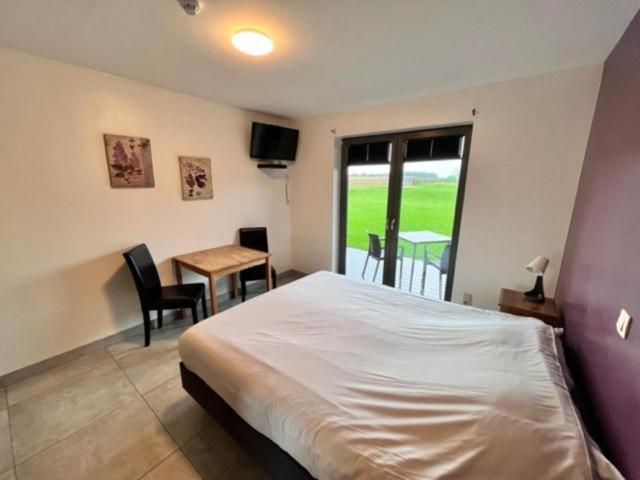 Отель Auberge Des Blancs Cailloux