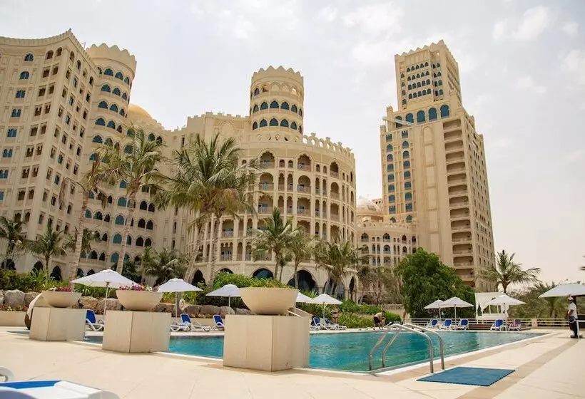 Отель Al Hamra Residence