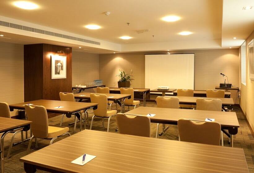 Отель Citymax Sharjah