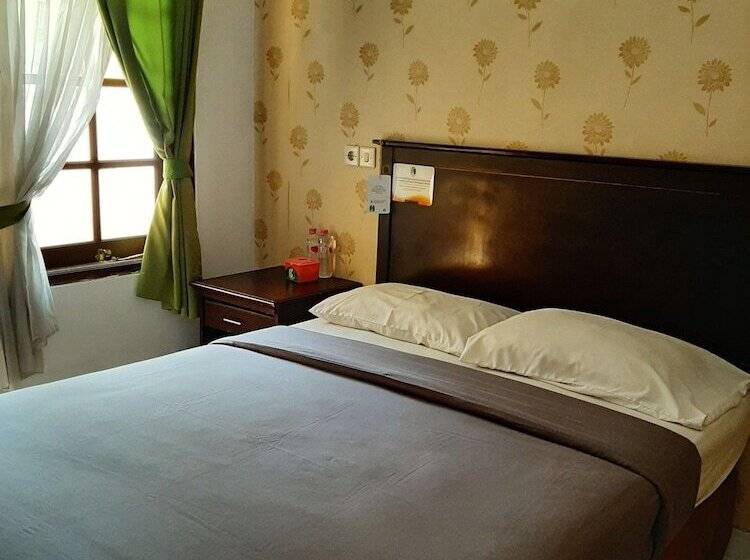 هتل Gloria Amanda