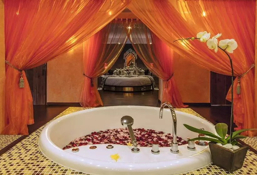 Kupu Kupu Jimbaran Beach Hotel & Spa By L’occitane