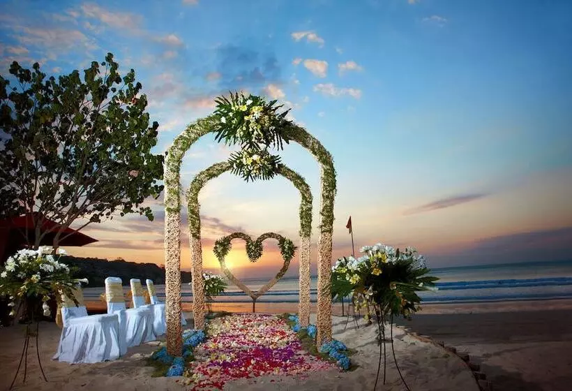 Kupu Kupu Jimbaran Beach Hotel & Spa By L’occitane