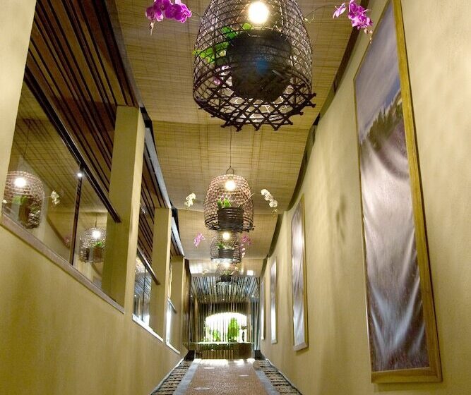 Kupu Kupu Jimbaran Beach Hotel & Spa By L’occitane