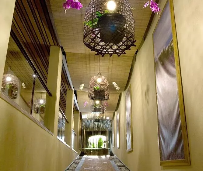 Kupu Kupu Jimbaran Beach Hotel & Spa By L’occitane