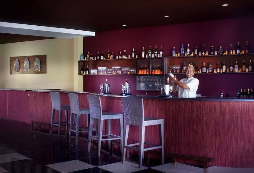 Kupu Kupu Jimbaran Beach Hotel & Spa By L’occitane