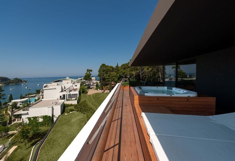 Lone Hotel By Maistra Collection