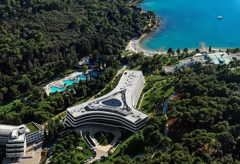 Lone Hotel By Maistra Collection