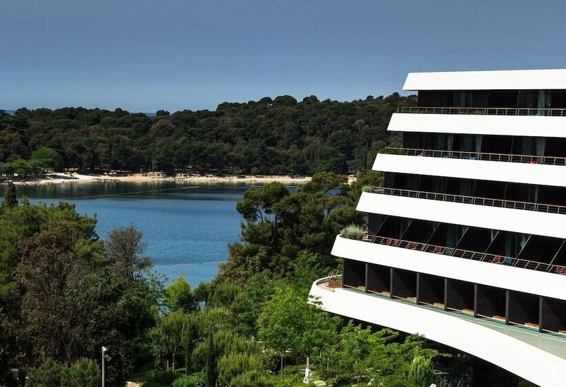 Lone Hotel By Maistra Collection