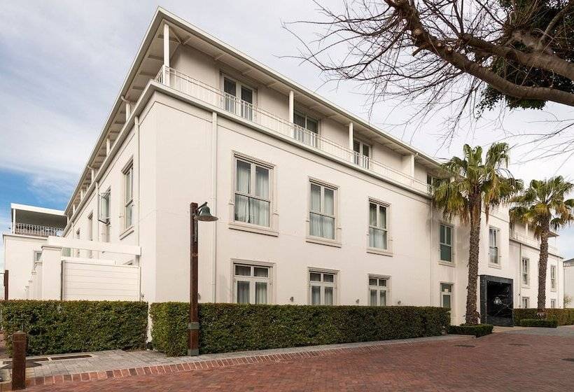 Queen Victoria Hotel By Newmark