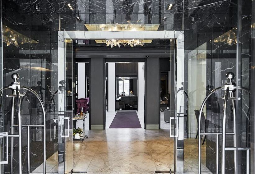 Queen Victoria Hotel By Newmark