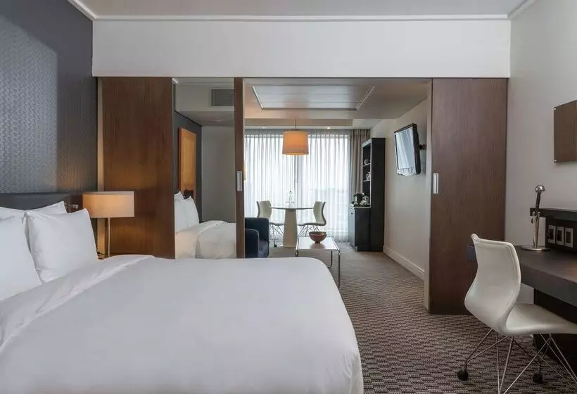 Radisson Blu Gautrain Hotel, Sandton Johannesburg