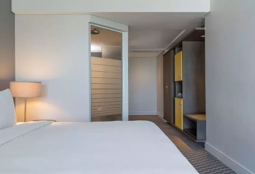 Radisson Blu Gautrain Hotel, Sandton Johannesburg