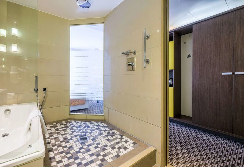 Radisson Blu Gautrain Hotel, Sandton Johannesburg