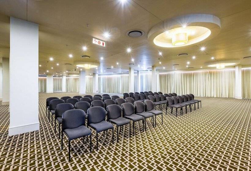 Radisson Blu Gautrain Hotel, Sandton Johannesburg