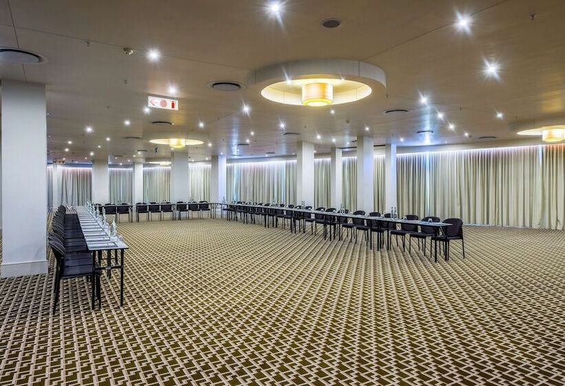 Radisson Blu Gautrain Hotel, Sandton Johannesburg