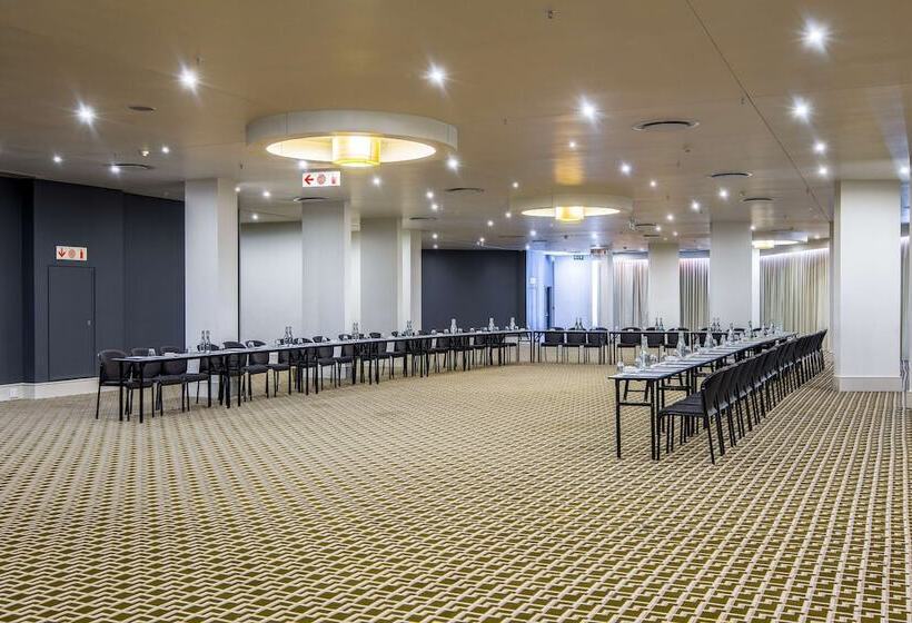 Radisson Blu Gautrain Hotel, Sandton Johannesburg