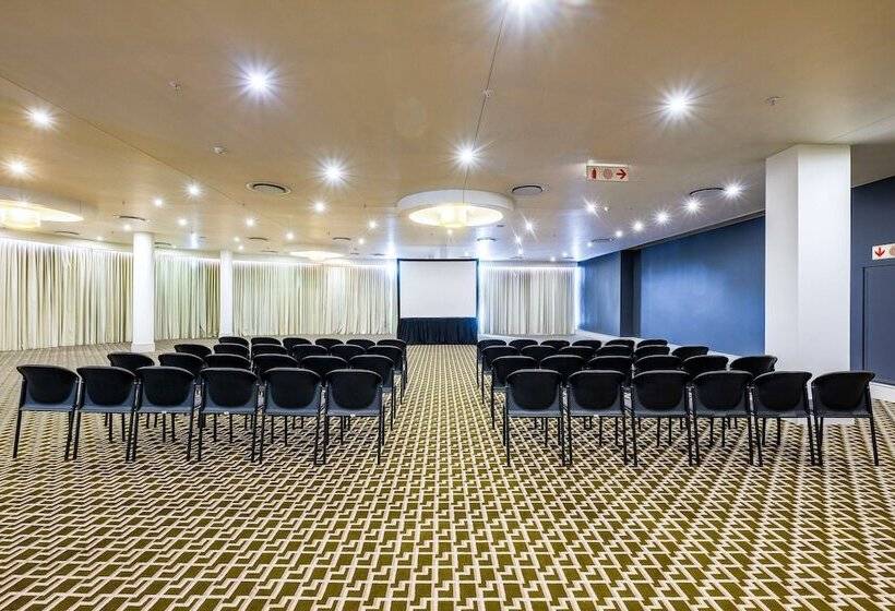 Radisson Blu Gautrain Hotel, Sandton Johannesburg