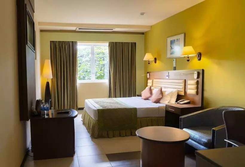 Hotel Ramada Katunayake