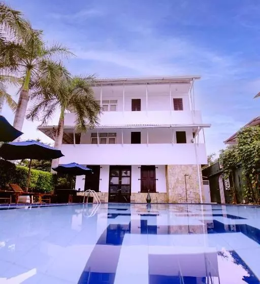 St.lachlan Hotel & Suites