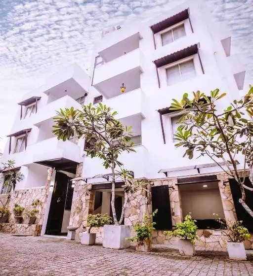 St.lachlan Hotel & Suites