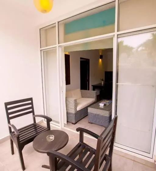 St.lachlan Hotel & Suites