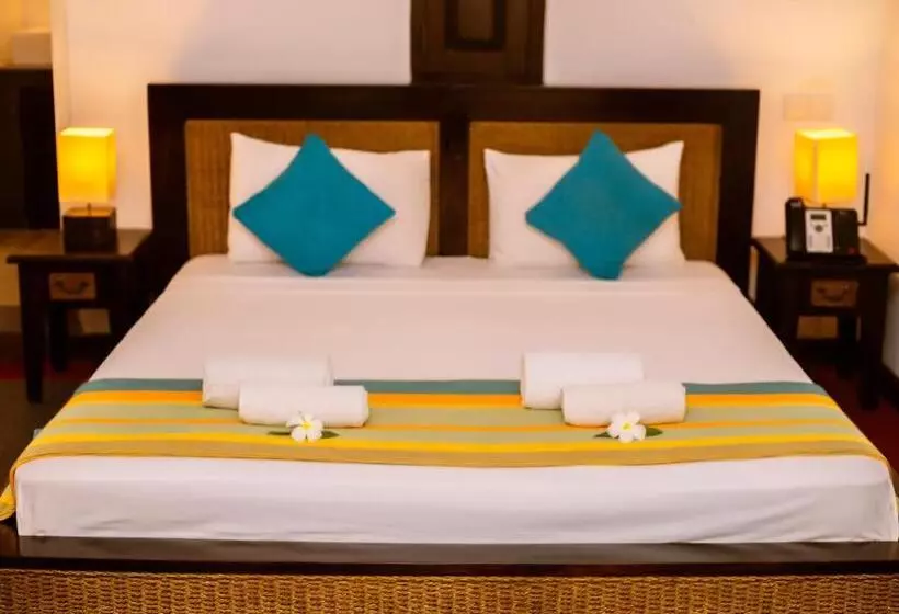 St.lachlan Hotel & Suites