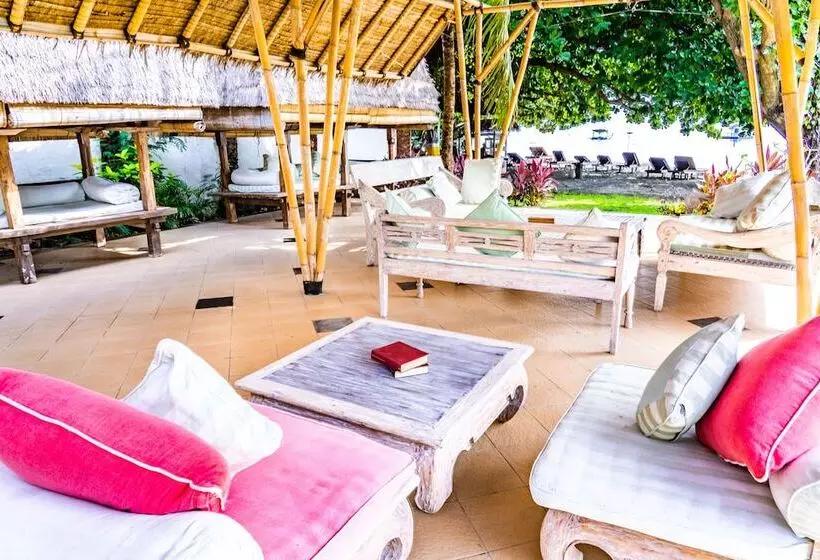 호텔 Taman Selini Wahana Beach Resort