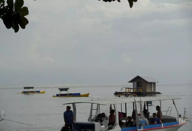 호텔 Taman Selini Wahana Beach Resort