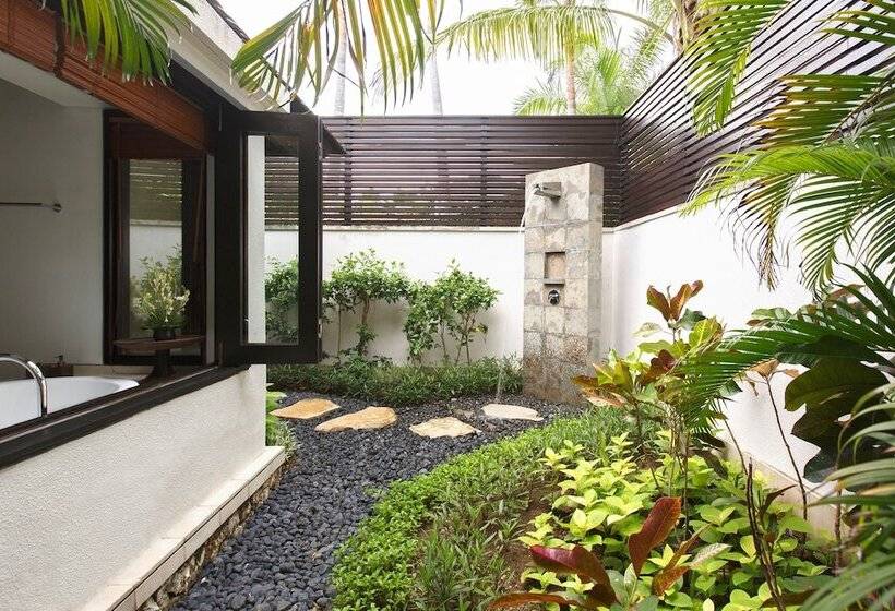 Отель The Ungasan Clifftop Resort