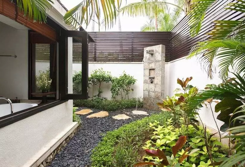 ホテル The Ungasan Clifftop Resort