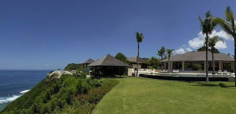 ホテル The Ungasan Clifftop Resort