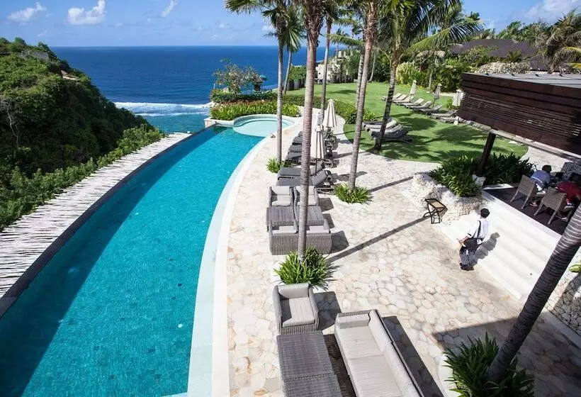 ホテル The Ungasan Clifftop Resort