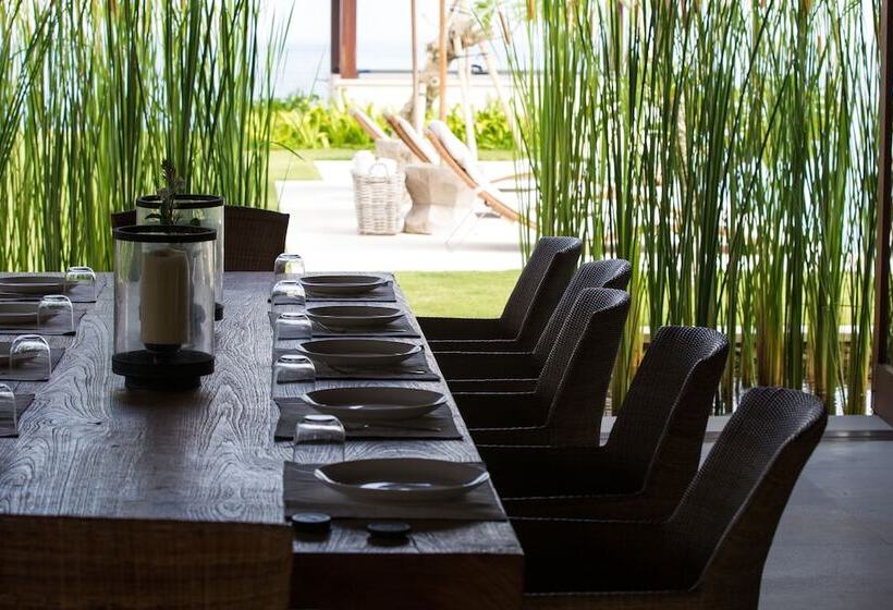 Отель The Ungasan Clifftop Resort