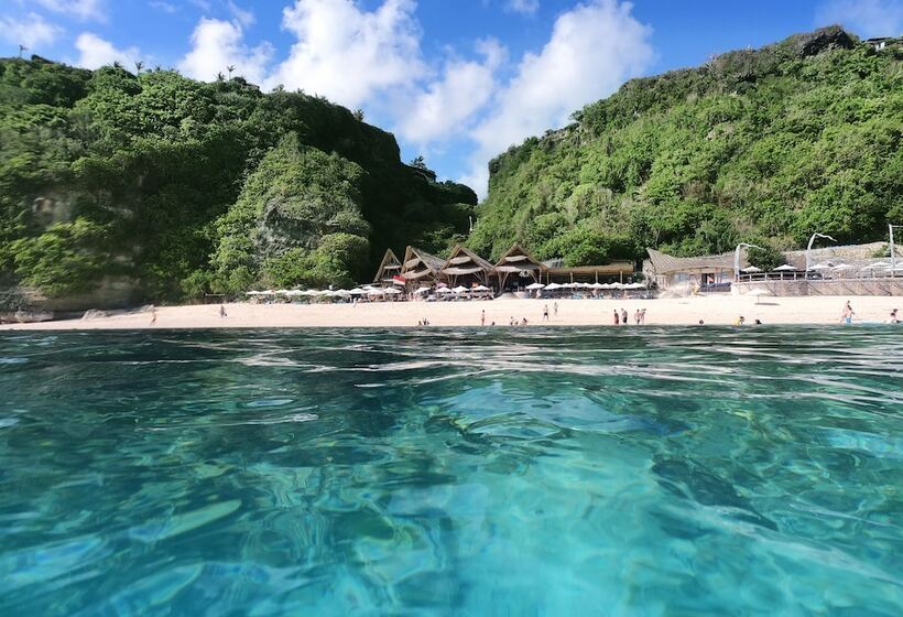 Отель The Ungasan Clifftop Resort