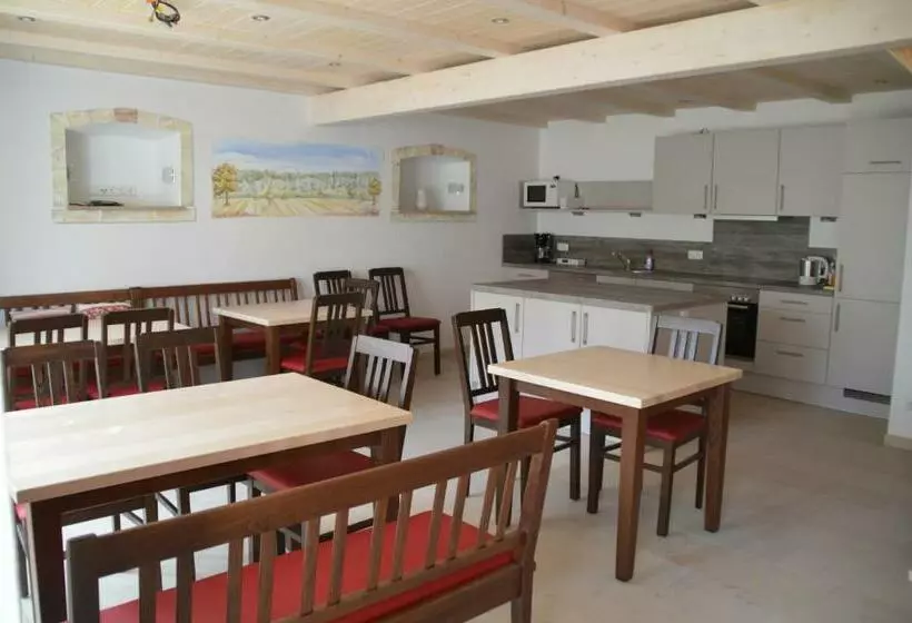 Aamiaismajoitus (B&B) Beim Schuster