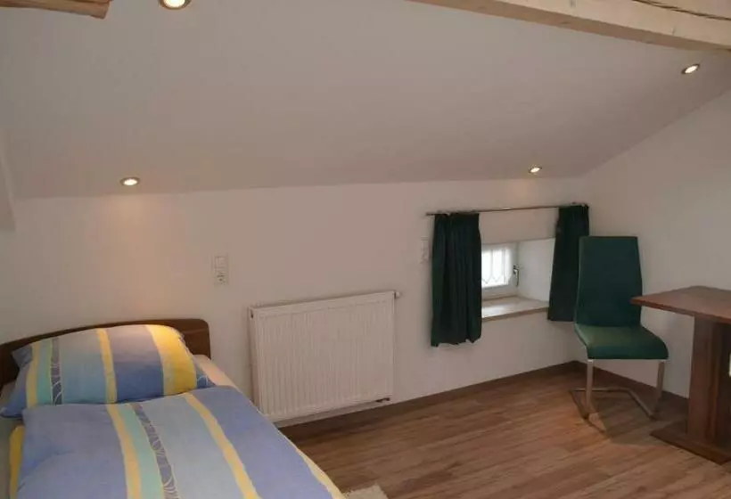 Aamiaismajoitus (B&B) Beim Schuster