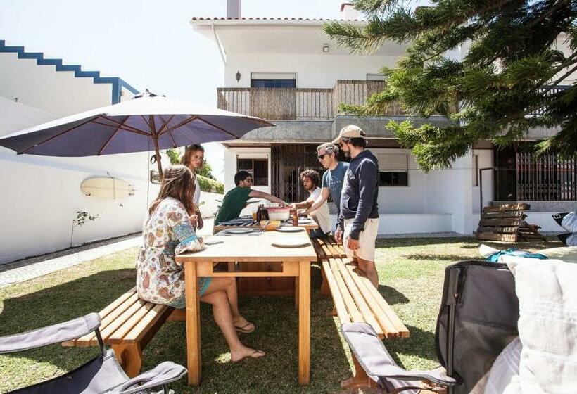 住宿加早餐 Lisbon Surf Villa