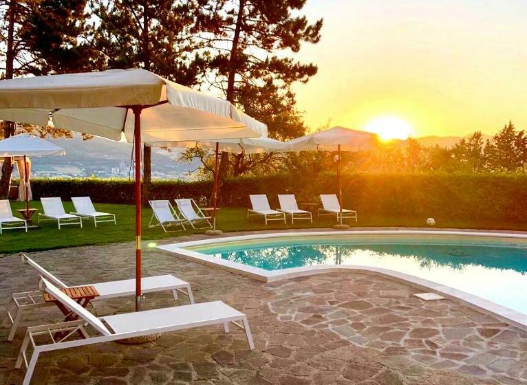 Отель La Panoramica Gubbio   Maison De Charme   Casette E Appartamenti Self Catering Per Vacanze Meravigli